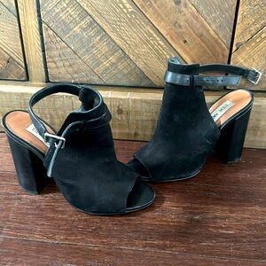 Steve Madden Carnabi Booties size 7